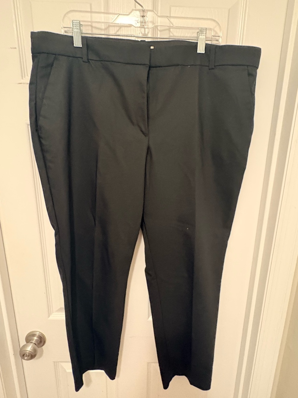 Classic Black cropped Straight-Leg Dress Pants